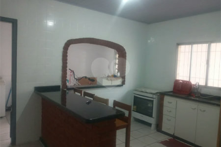 Casa com 180m², 3 quartos (1 suíte) e 5 vagas de garagem, à venda em São Mateus