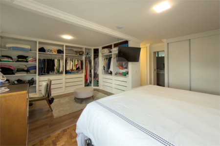 Apartamento com 205 metros no Campo Belo