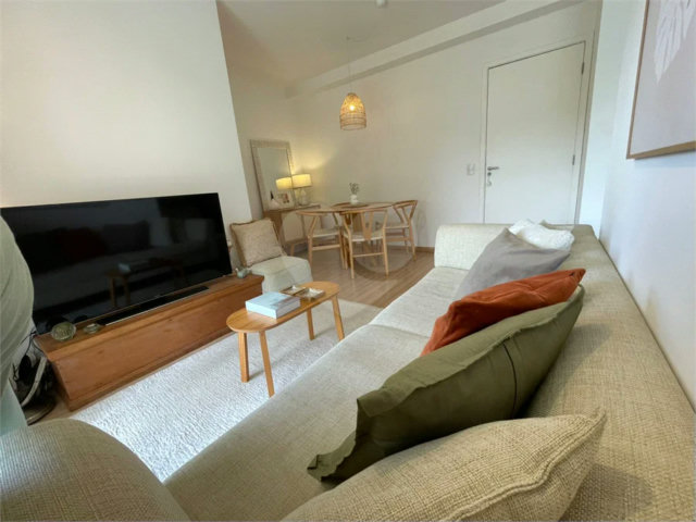 Apartamento à venda com 2 quartos, sendo 1 suíte,  em Jardim Tupanci, Barueri, SP