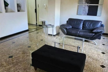 Apartamento na Vila Mariana de 200m2 com 4 dorms, 5 banheiros, 3 suítes, 4 vagas. Estuda permuta.