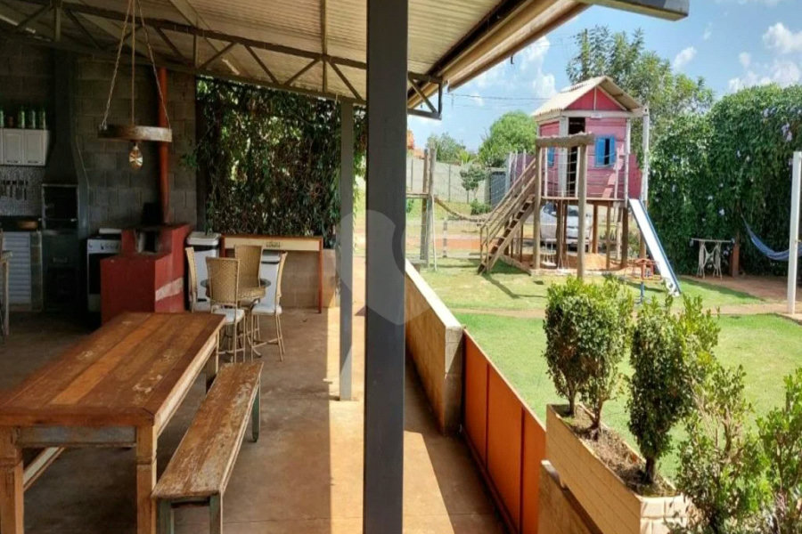 Chácara à venda com 4 quartos, sendo 1 suíte,  em Jardim dos Ipês, Brodowski, SP
