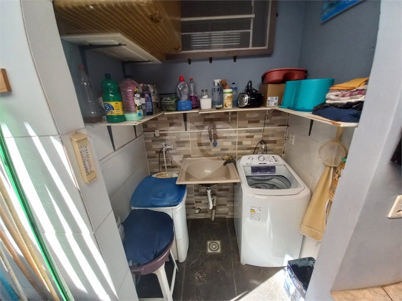 Casa Térrea com 3 dormitórios, sendo 1 suíte.