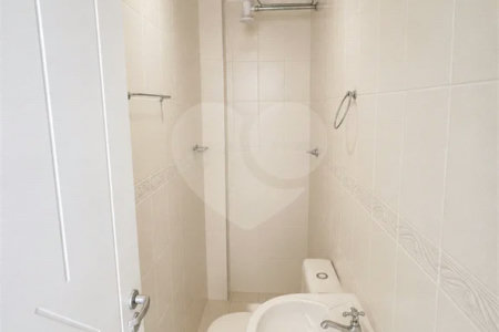 Excelente apartamento à venda na Vila Reg. Feijó
