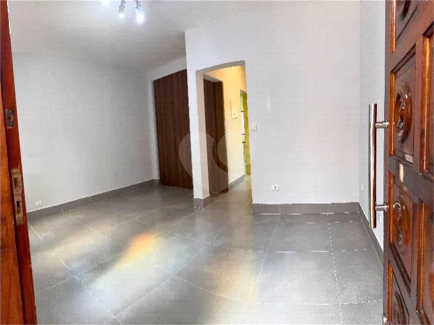 Excelente oportunidade para investidores: três casas locadas, renda mensal imediata e localização estratégica na Saúde!!