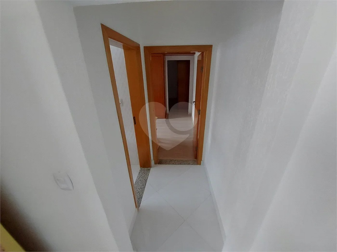 CASA TÉRREA À VENDA NA MOOCA - COM PORTEIRA FECHADA.