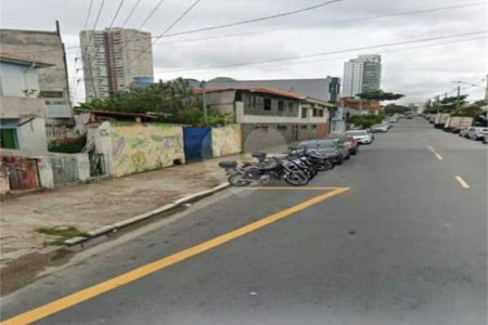 Terreno com 4 casas à venda na melhor região da Mooca, próximo à rua do Oratório!!