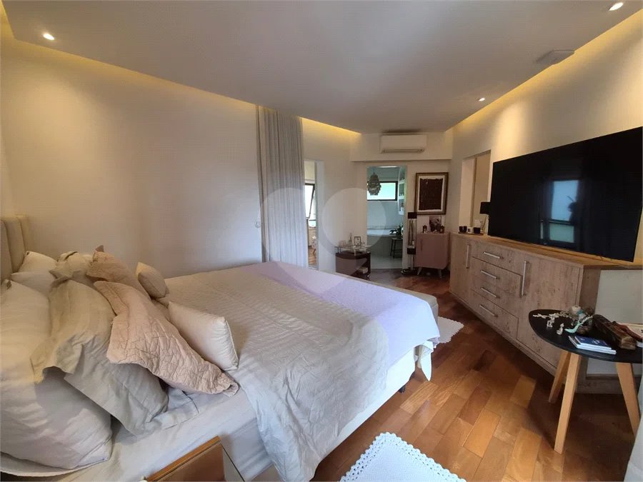 Casa em Condomínio de Alto Padrão no Suíça da Cantareira.