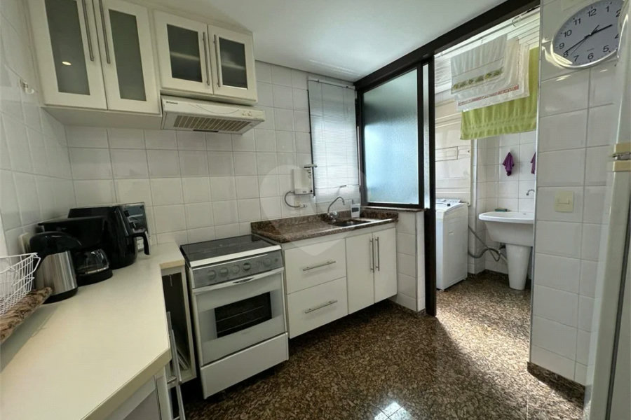 Apartamento à venda com 3 quartos, sendo 1 suíte, em Riviera de São Lourenço, Bertioga, SP