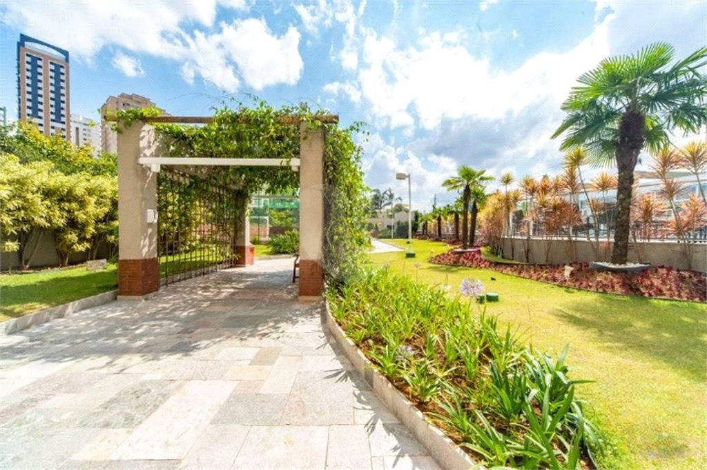 Apartamento na Mooca 3 suítes 108m² com 2 vagas, repleto de área de lazer.