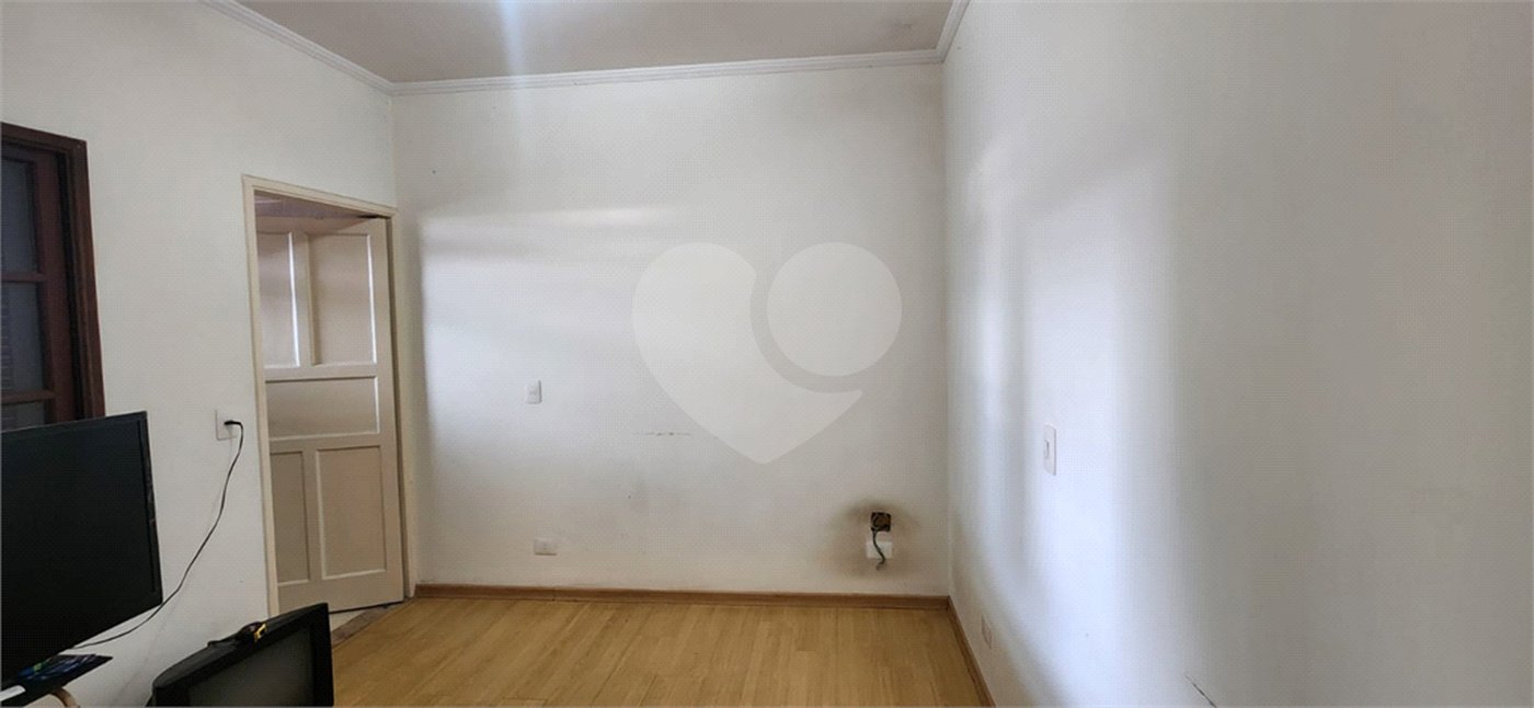Casa térrea com duas edículas para venda - Saúde, SP.
