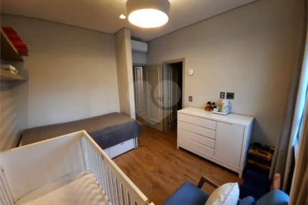 Apartamento de 257m² a venda em Moema, reformado, 4 dorms, 3 suítes, fora de rota,, 4 vagas
