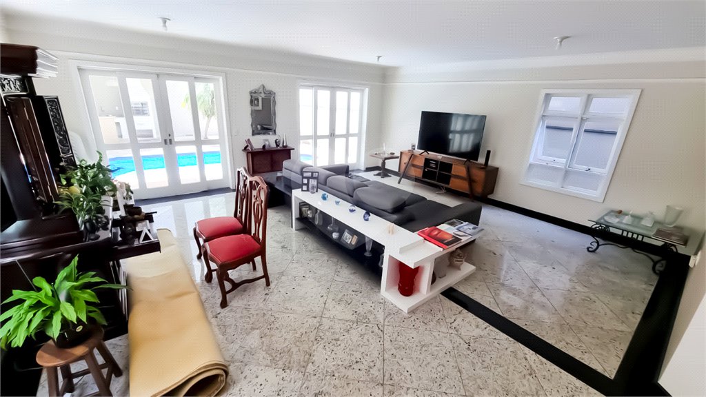 Sobrado com 4 suítes, 5 vagas e Piscina - Palmas do Tremembé