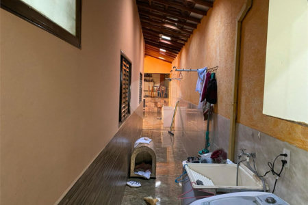 Vende-se casa no Jardim Paulistano 02 dormitórios