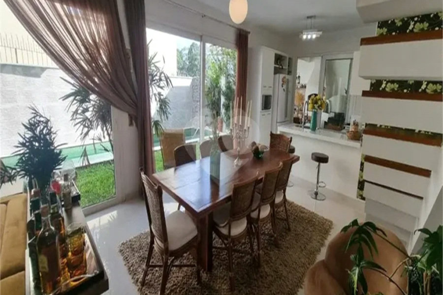 SOBRADO MOBILIADO DE 199,0 M² COM 02 SUITES, 04 VAGAS E PISCINA PARA VENDA NO JARDIM VIRGINIA BIANCA