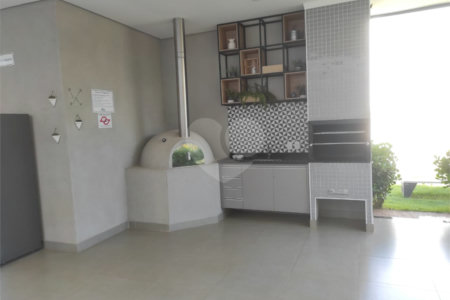Apartamento no Condomínio Ipê Branco .