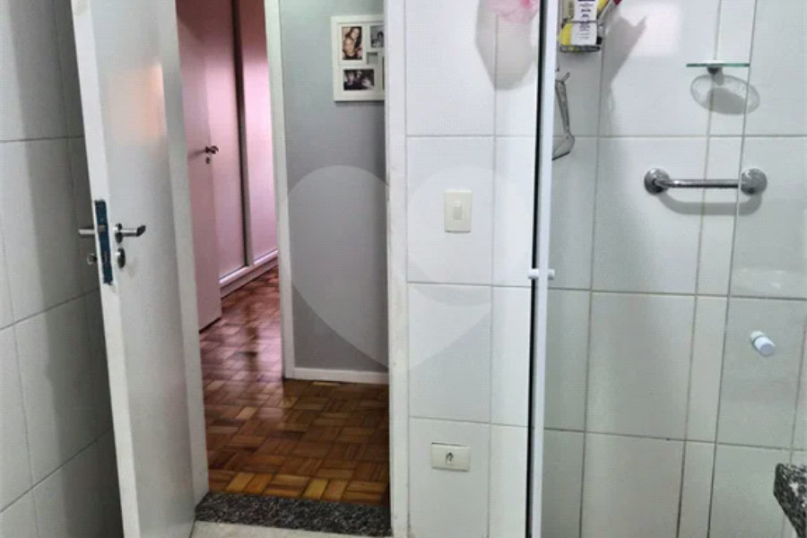 Apartamento à venda no Edifício Pedro Ometto, no coração de Piracicaba.