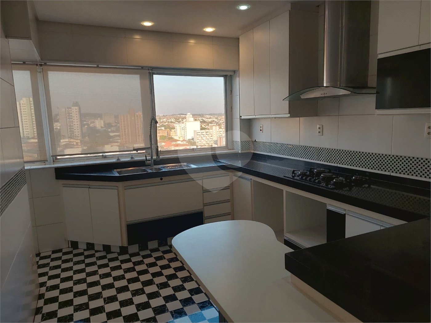 Apartamento Edifício Roberto Martinez .
