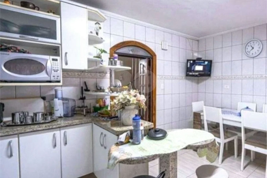 Sobrado à venda com 3 dormitórios na Vila Carrão