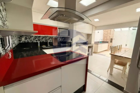 Casa à venda com 2 quartos, sendo 2 suítes, no condomínio Vilas V, São Paulo - SP