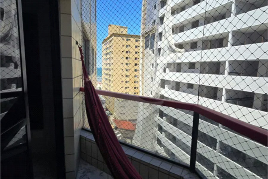 Belíssimo apartamento recém reformado na Praia Grande.