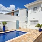 Lindo sobrado com 4 suites e piscina à venda, 365m², por R$ 2.450.000,00 no condomínio Villa Suiça, em Indaiatuba/SP.