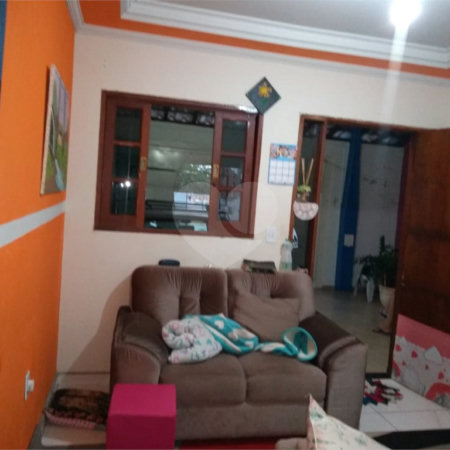 Casa térrea no Antenor Garcia.