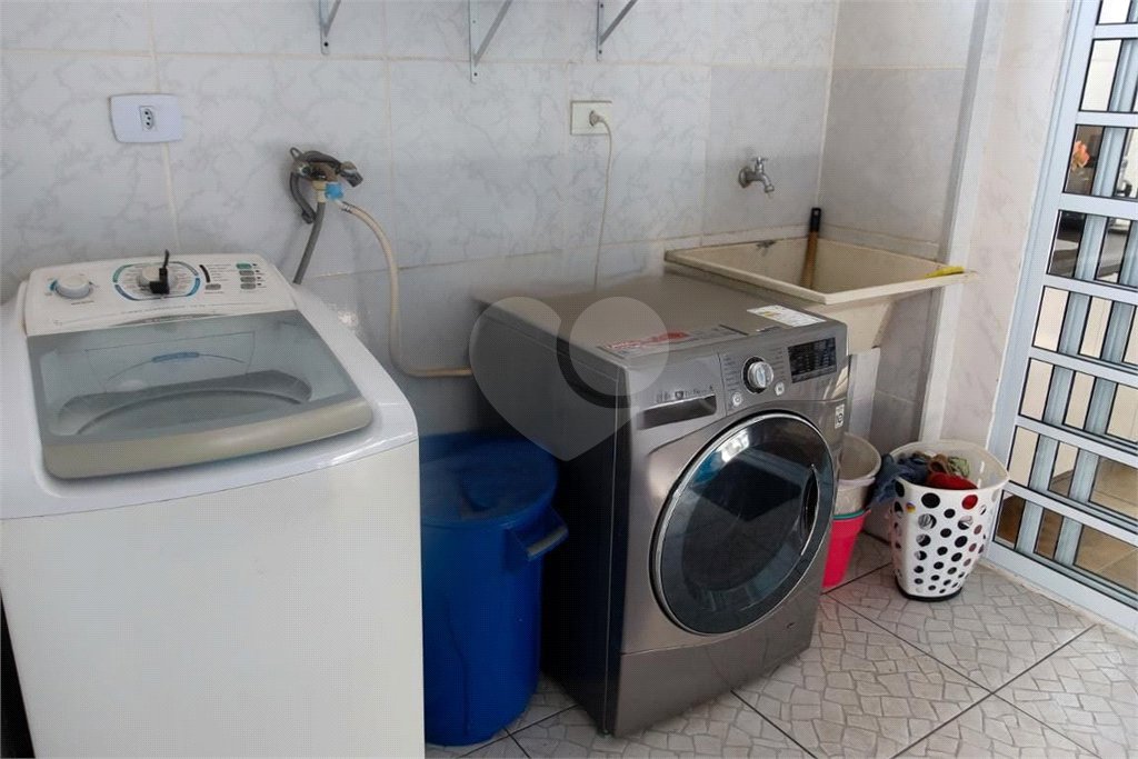 Casa à venda com 222m², 3 quartos e 2 vagas