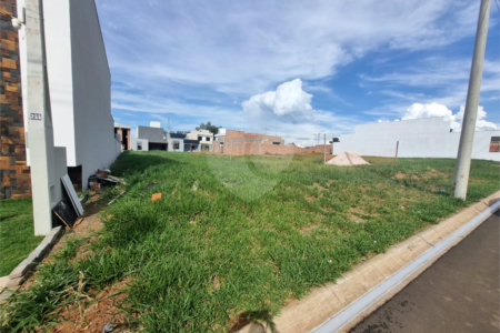 Terreno à Venda no Condomínio Villeneuve 10X24– Oportunidade Imperdível!