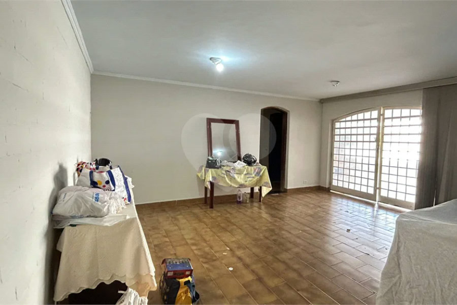 Venda Casa com 4 Dormitórios no Parque Santa Cecília