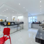Apartamento à venda com 2 quartos e 3o reversível, no Baixo Jardins
