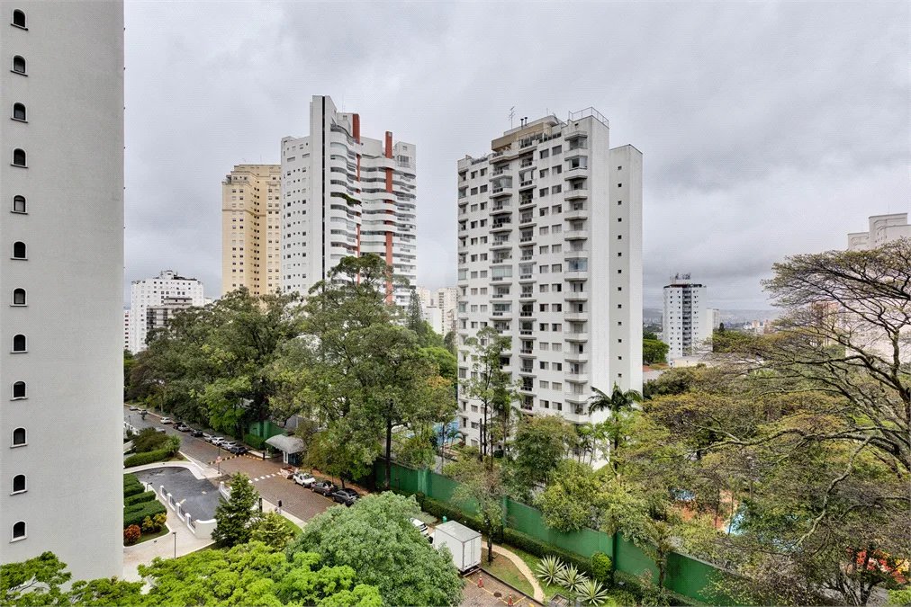 Apartamento à venda com 3 quartos, sendo 1 suíte, em Jardim Marajoara, São Paulo, SP