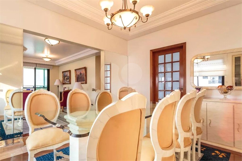 Apartamento à Venda 220m² Moema 4 Quartos