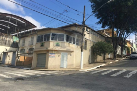 Vende Sobrado com 180m² - Vila Santa Catarina