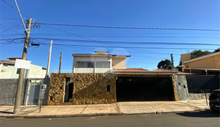 Casa à venda com 4 quartos, sendo 2 suítes,  em Planalto Paraíso, São Carlos, SP