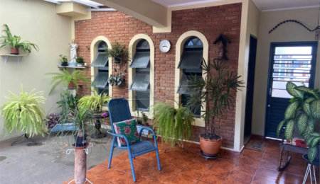 Casa à venda com 3 quartos, sendo 1 suíte,  em Jardim Bandeirantes, São Carlos, SP