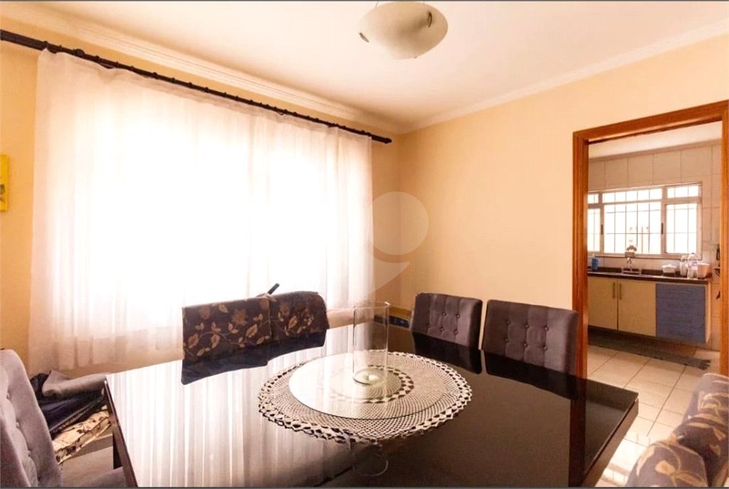 Sobrado à venda no Ipiranga de 140m² com 4 suítes e 3 vagas.