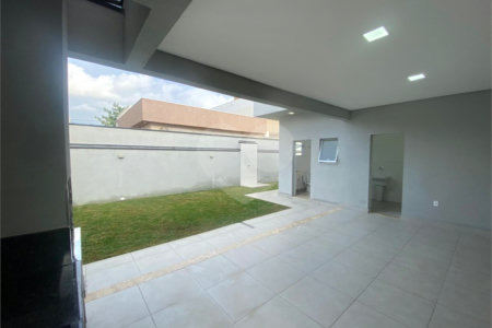 MARAVILHOSA CASA NO CONDOMÍNIO TERRAS DO VALE