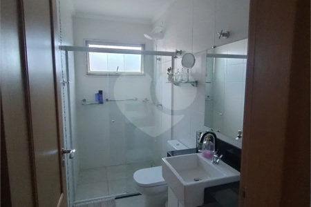 Apartamento em Atibaia com 2 dormitórios (1 suíte), 2 vagas de garagem, elevador, salão de festas, excelente localização