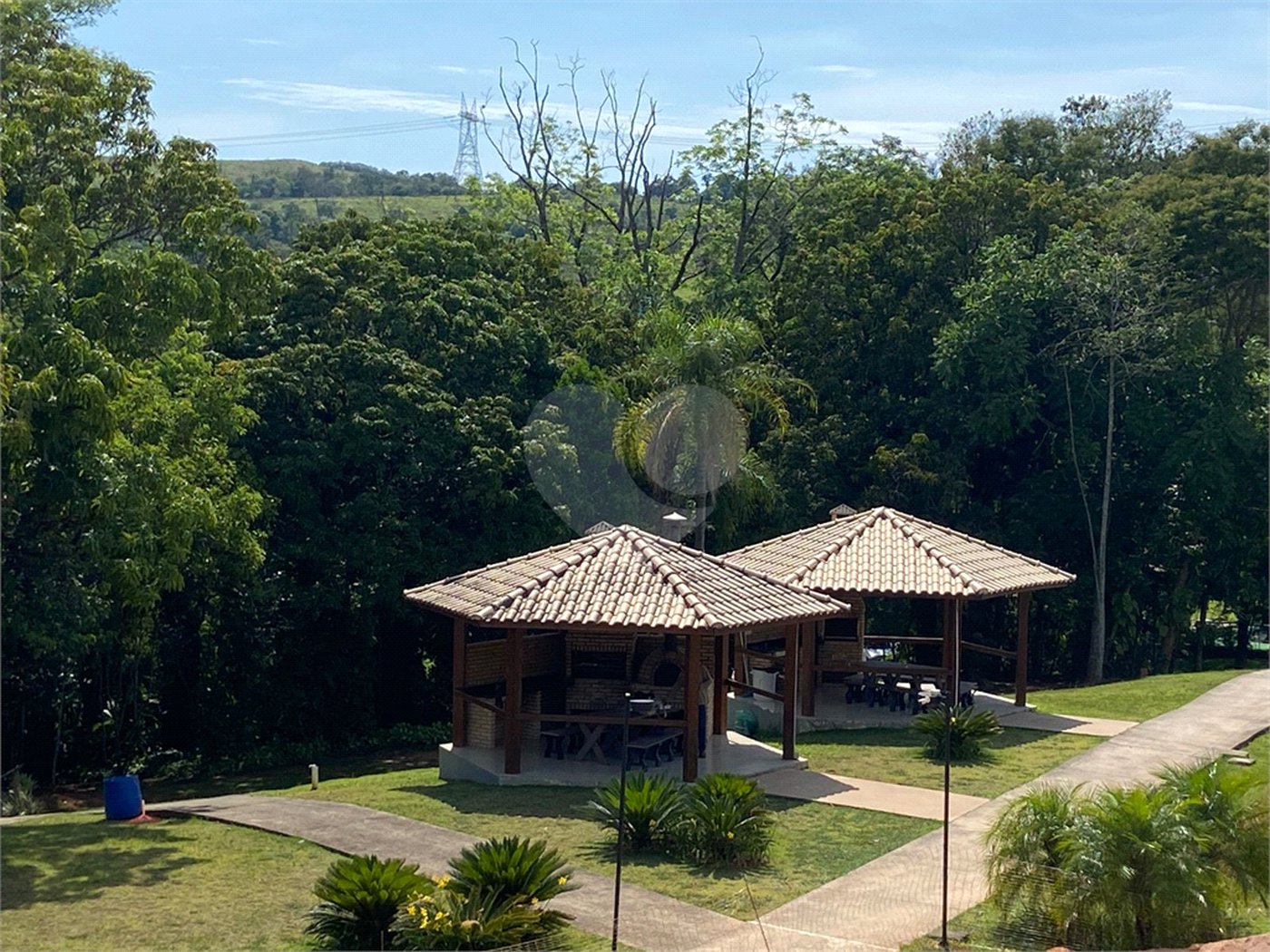 Linda casa Condomínio Santa Isabel I