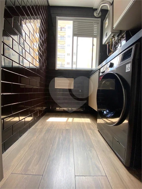 EXCELENTE APARTAMENTO Localizado no bairro do Bom Retiro próximo à Avenida Santos Dumont, com acesso