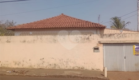 Casa à venda com 3 quartos em Vila Lutfalla, São Carlos, SP