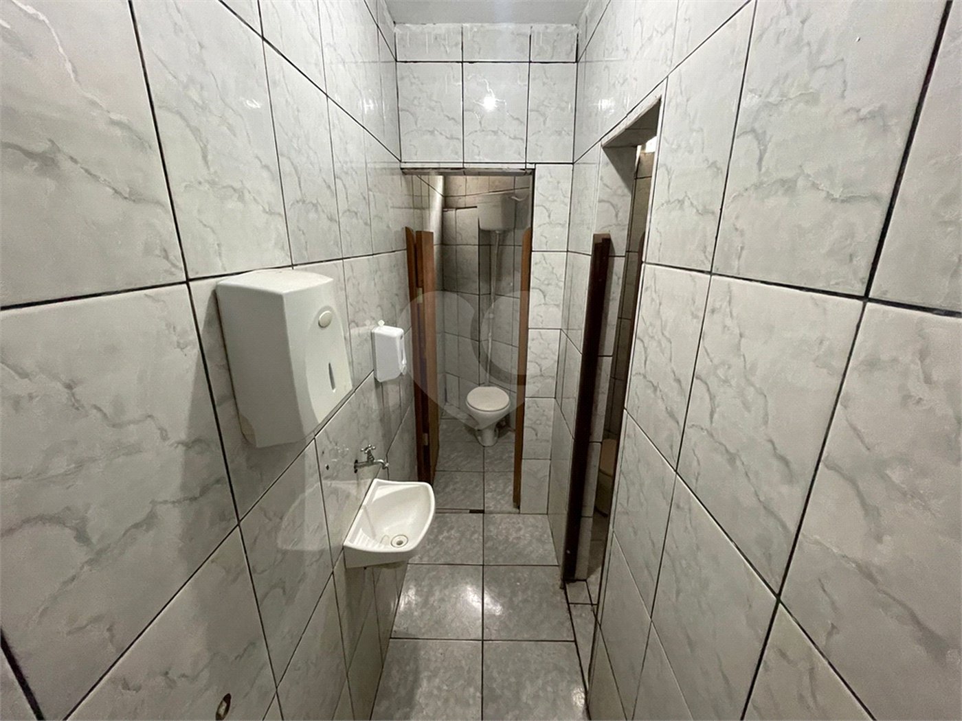 Casa comercio dispondo para venda ou locação no Centro,