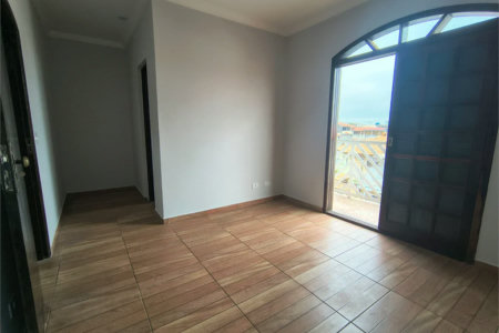 Sobrado à venda com 3 quartos, sendo 1 suíte,  em Jardim D'abril, Osasco, SP