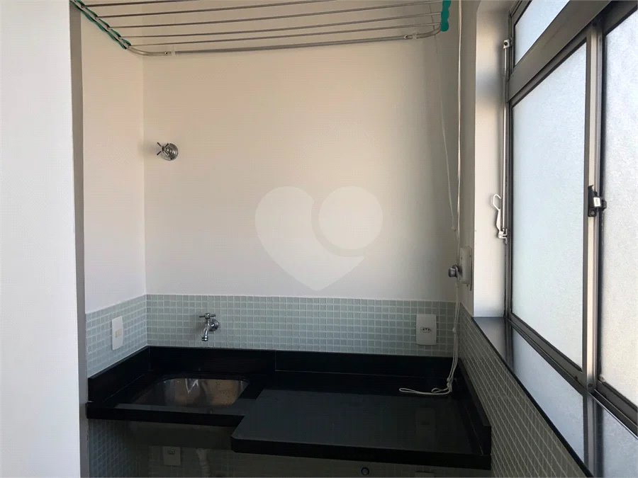 Lindo Apartamento com Varanda integrada