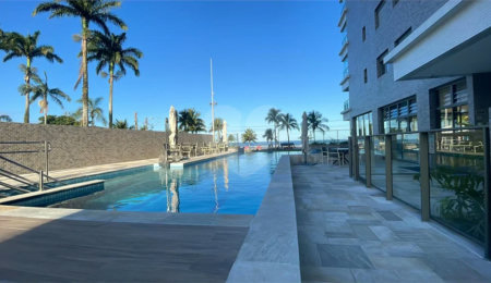 Apartamento à venda com 3 quartos, sendo 2 suítes,  no Centro, Bertioga, SP