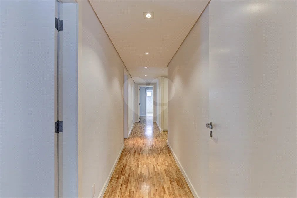 Apartamento no Alto da Boa Vista Condomíno com vasta área verde, lazer e segurança..