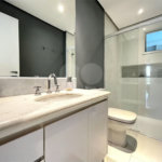 Apartamento à venda com 3 quartos, sendo 1 suíte, em Riviera de São Lourenço, Bertioga, SP