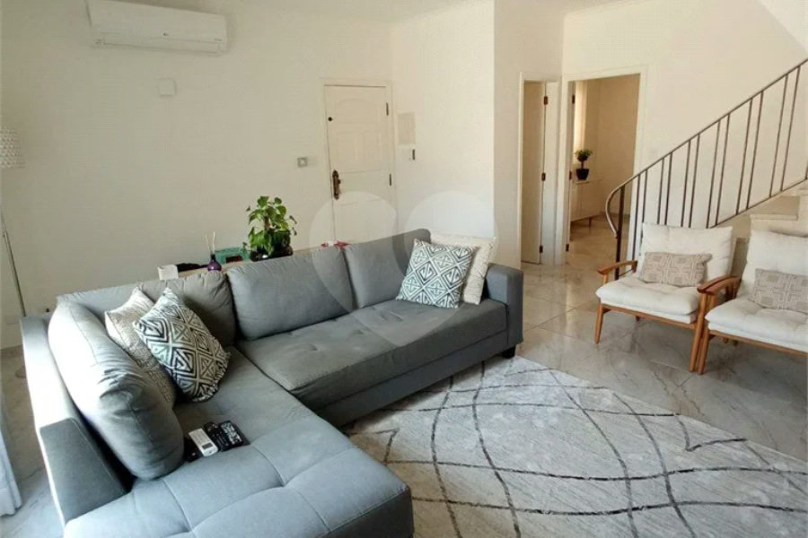 Casa à venda com 3 quartos, sendo 1 suíte,  em Bosque da Saúde, São Paulo, SP