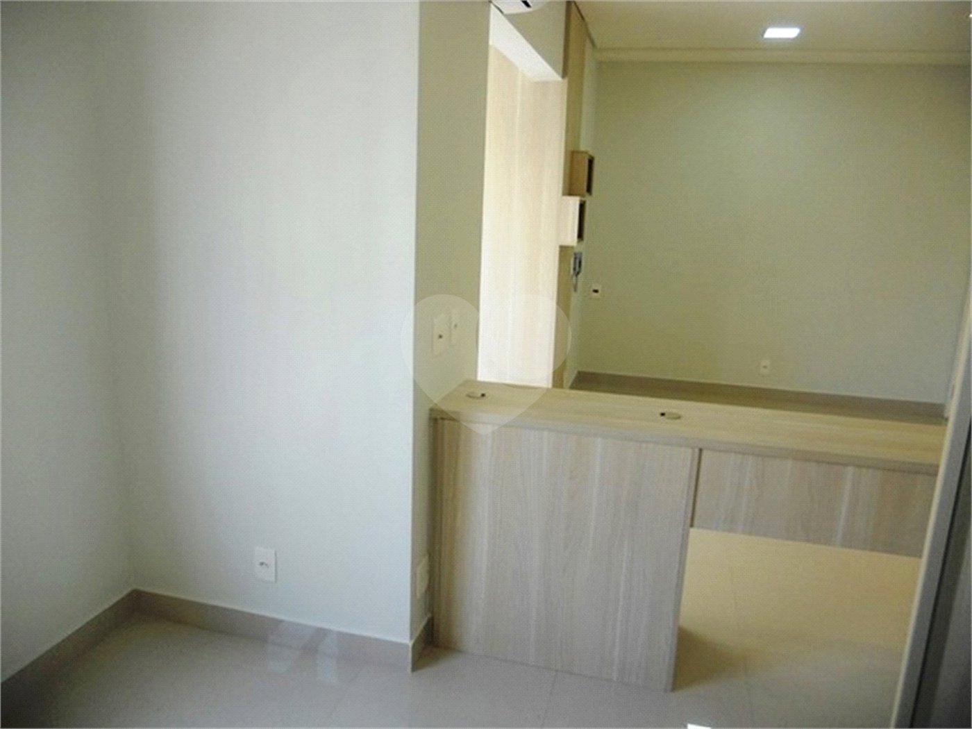 Apto Studio 32m2 - Metrô Saúde - Bom p/Investidor