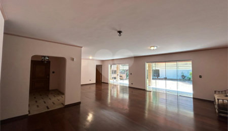 Casa à venda ou para alugar com 3 suítes em Jardim Guedala, São Paulo, SP